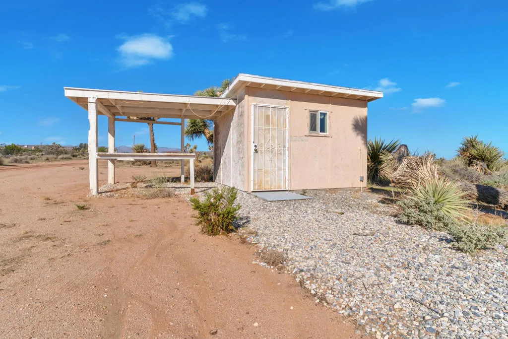 3230 Balsa Avenue, Yucca Valley, California 92284 home-pic-31