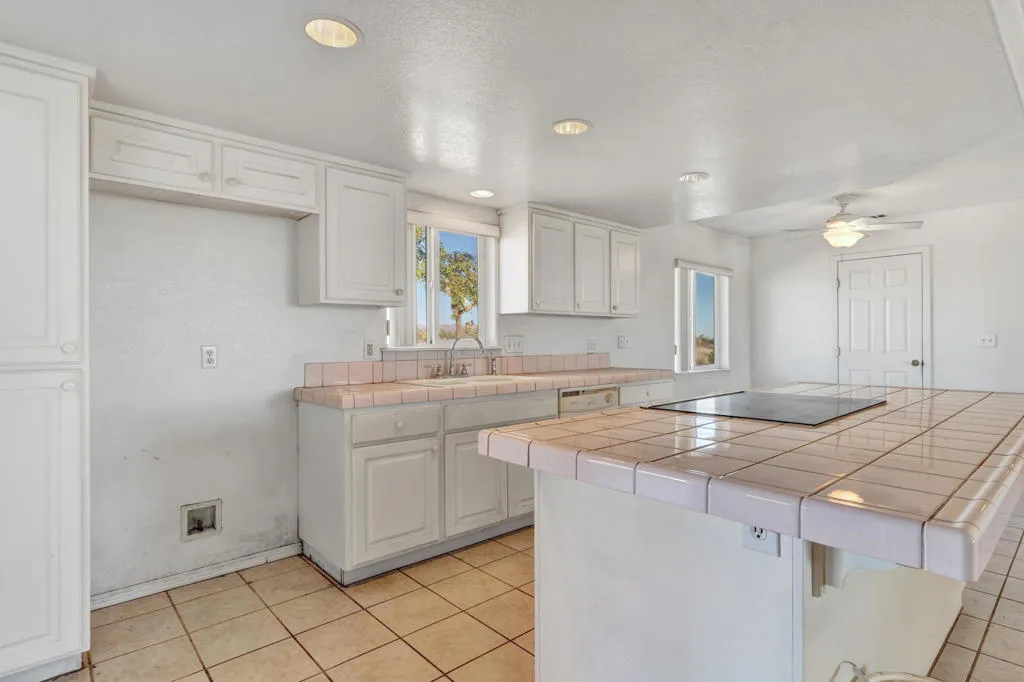3230 Balsa Avenue, Yucca Valley, California 92284 home-pic-12