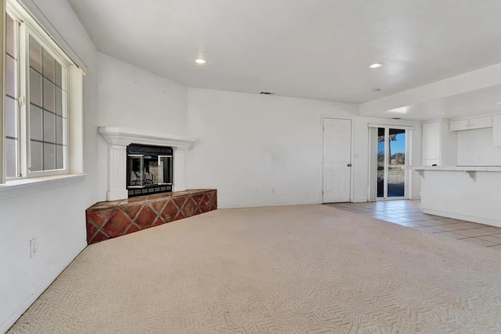 3230 Balsa Avenue, Yucca Valley, California 92284 home-pic-9