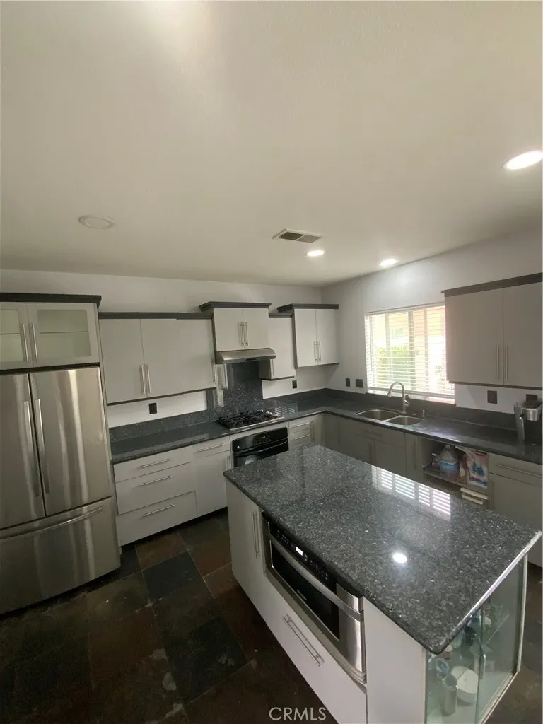 914 Sparrow Way, Perris, California 92571 home-pic-3