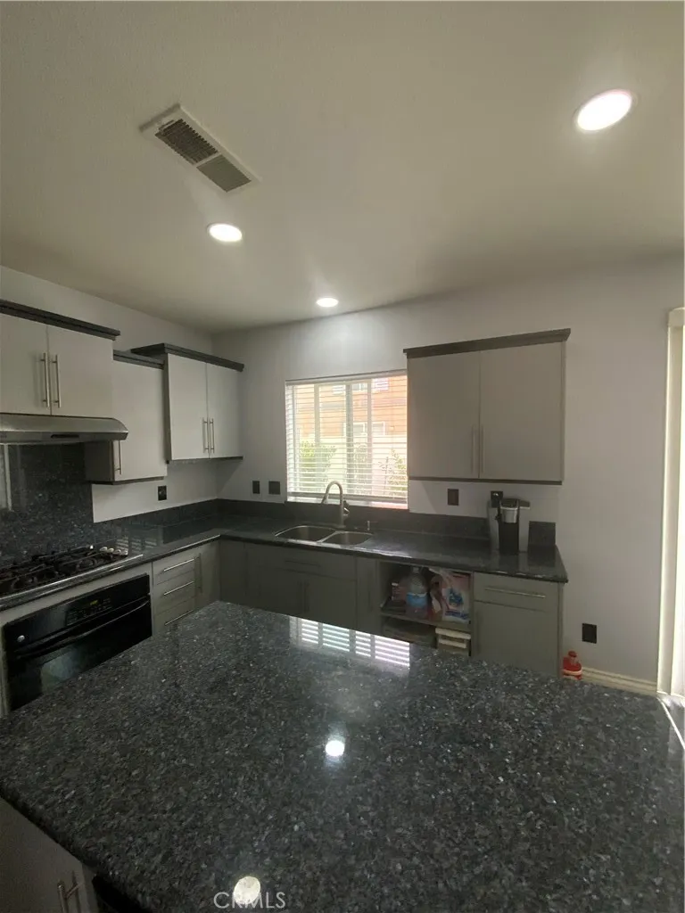 914 Sparrow Way, Perris, California 92571 home-pic-5