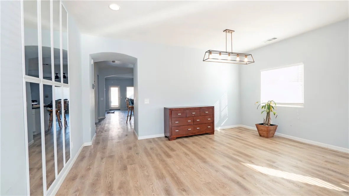 11660 Echo Glen, Victorville, California 92392 home-pic-2