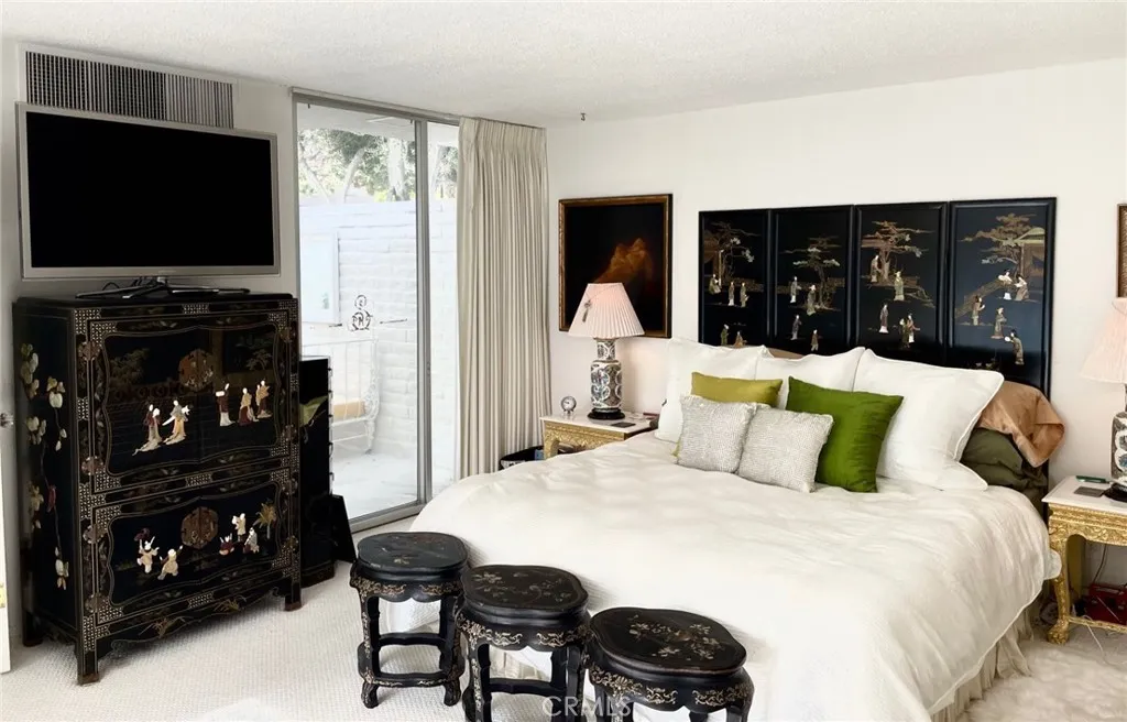 300 S Patencio Road, Palm Springs, California 92262 home-pic-24