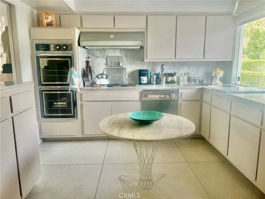 300 S Patencio Road, Palm Springs, California 92262 home-pic-21