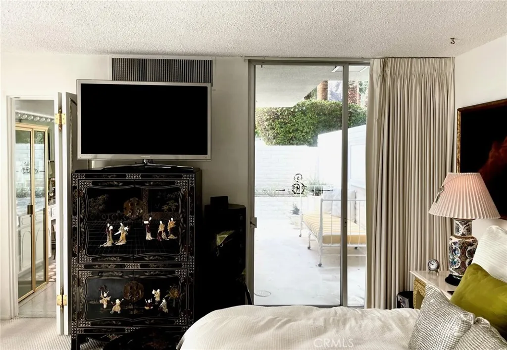 300 S Patencio Road, Palm Springs, California 92262 home-pic-25