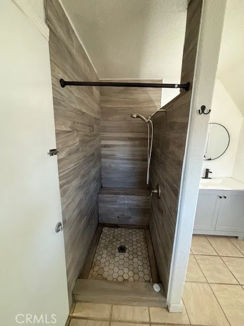 Primary shower