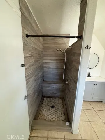 Primary shower