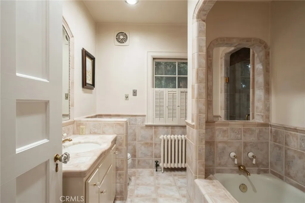 4175 N Van Ness Boulevard N, Fresno, California 93704 home-pic-41
