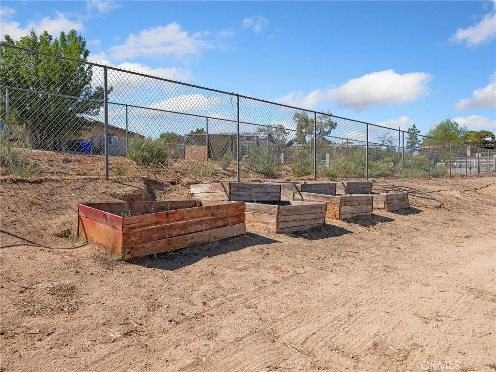 19030 19030 Lenca, Apple Valley, California 92307 home-pic-44