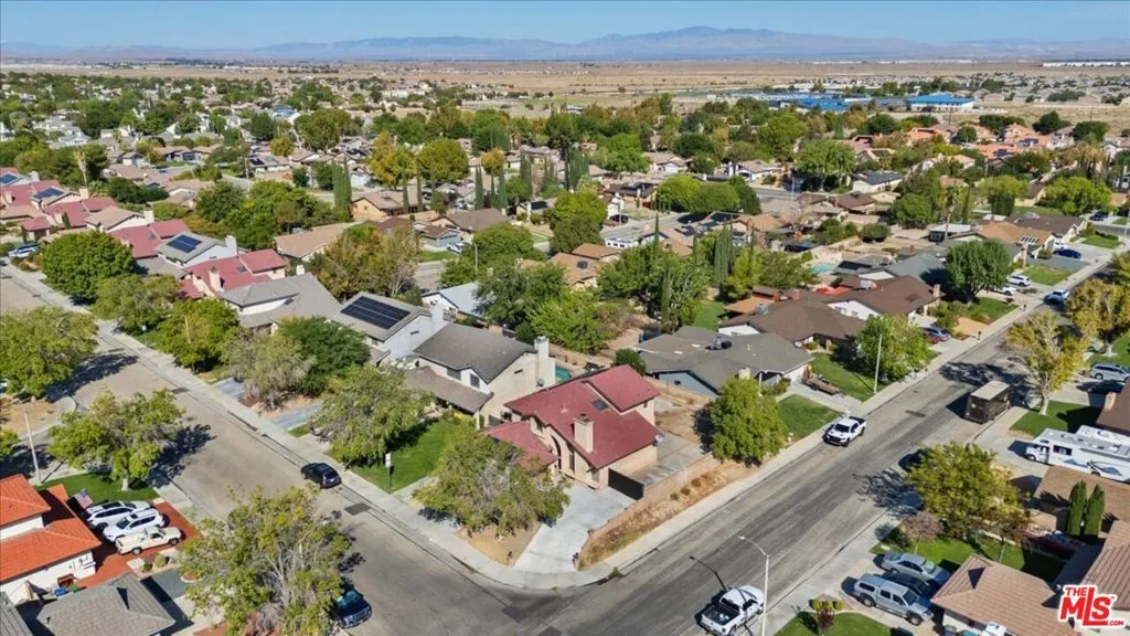 3021 W Avenue J4, Lancaster, California 93536 home-pic-16