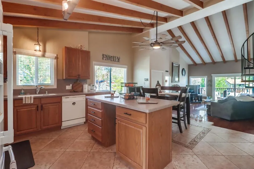 15721 Davis Cup Ln, Ramona, California 92065 home-pic-5