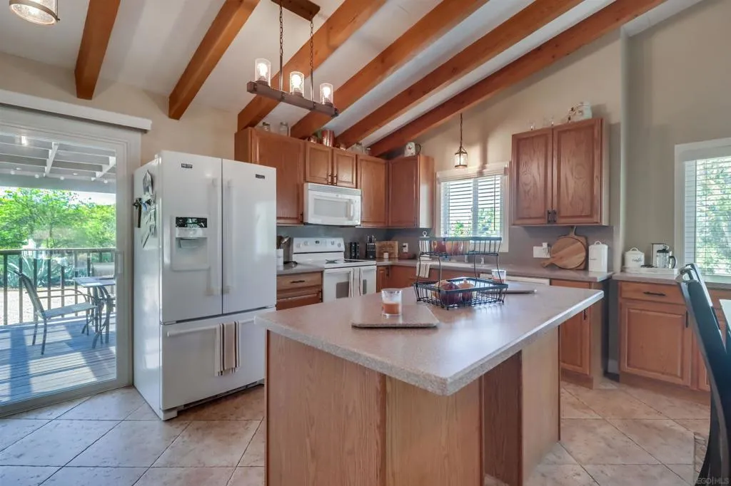15721 Davis Cup Ln, Ramona, California 92065 home-pic-4