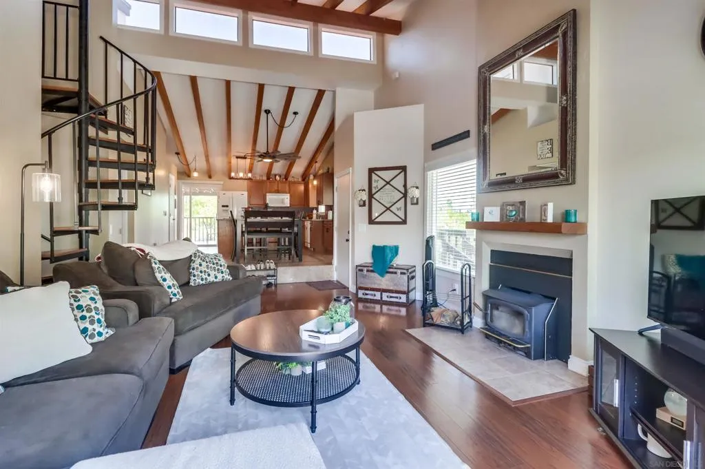 15721 Davis Cup Ln, Ramona, California 92065 home-pic-2