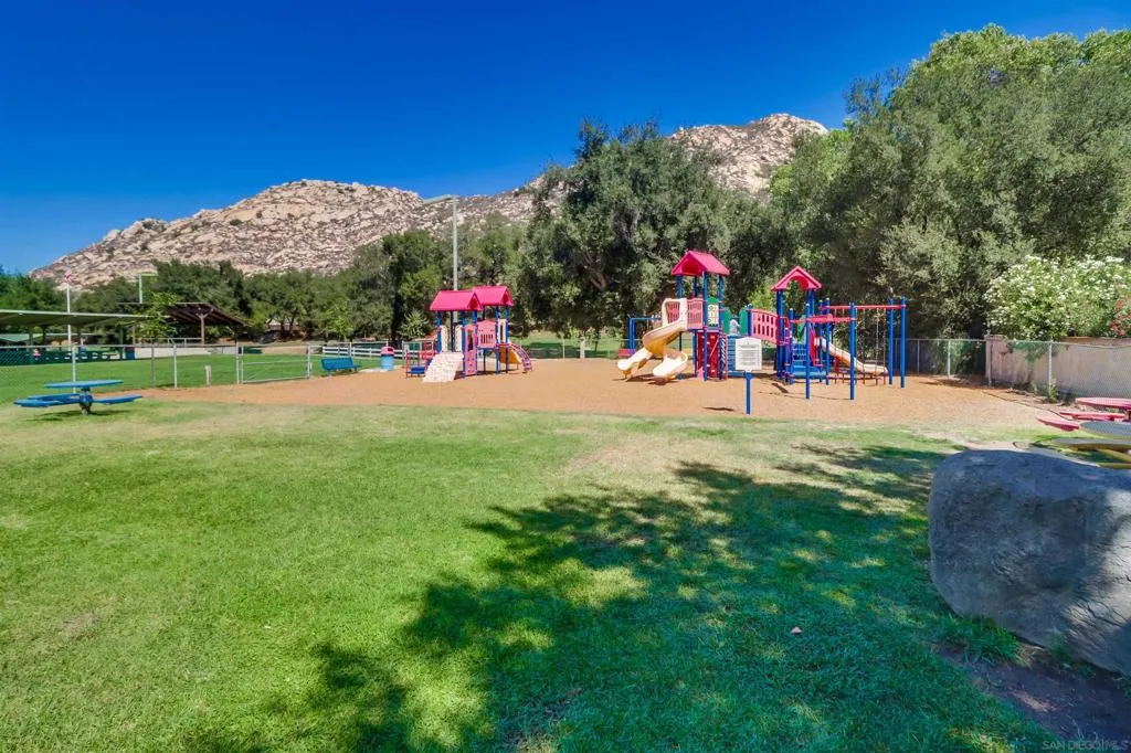 15721 Davis Cup Ln, Ramona, California 92065 home-pic-19