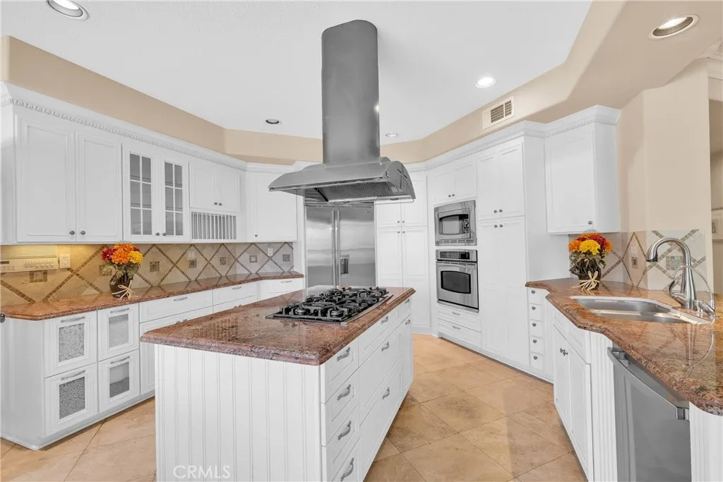 20033 E Skyline Dr, Walnut, California 91789 home-pic-11