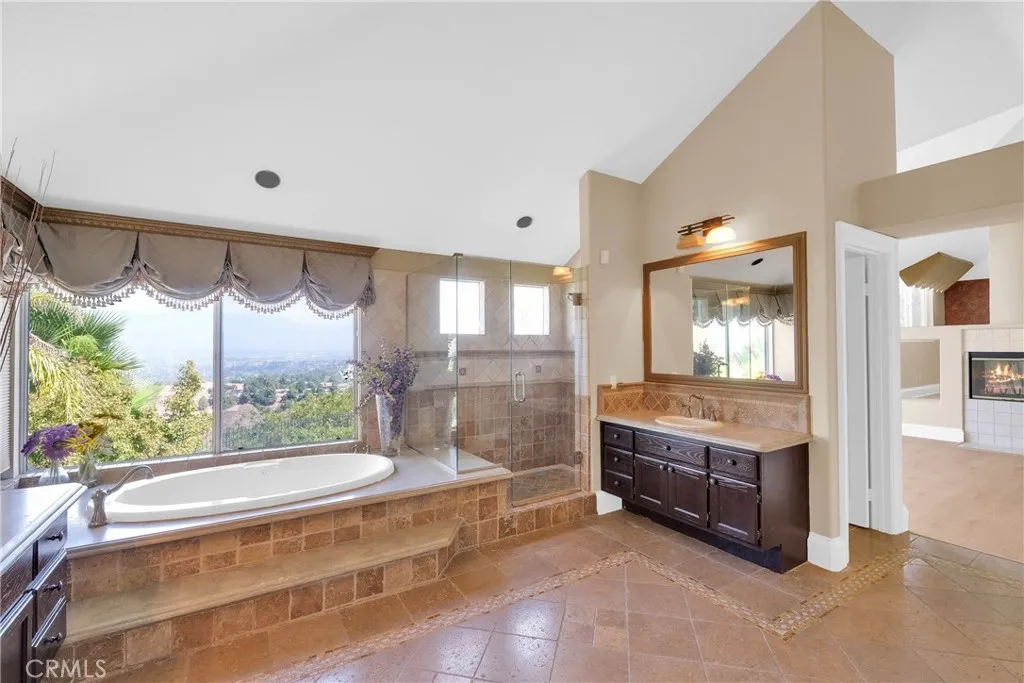 20033 E Skyline Dr, Walnut, California 91789 home-pic-32