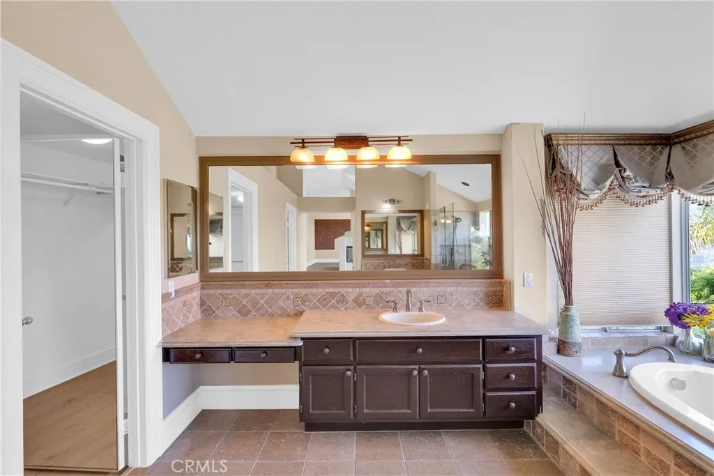20033 E Skyline Dr, Walnut, California 91789 home-pic-30
