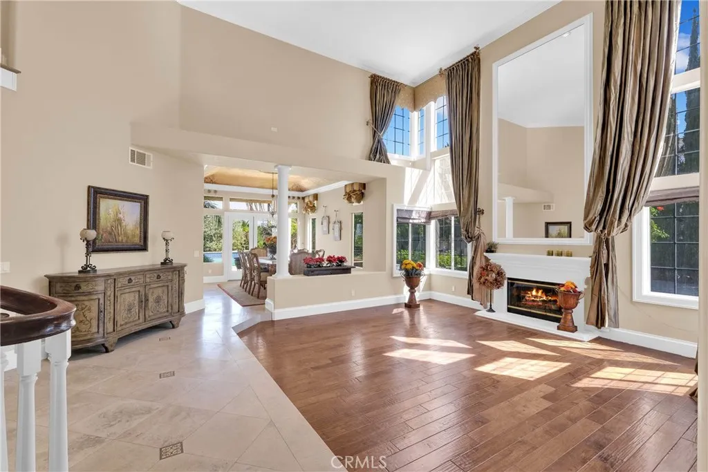 20033 E Skyline Dr, Walnut, California 91789 home-pic-4