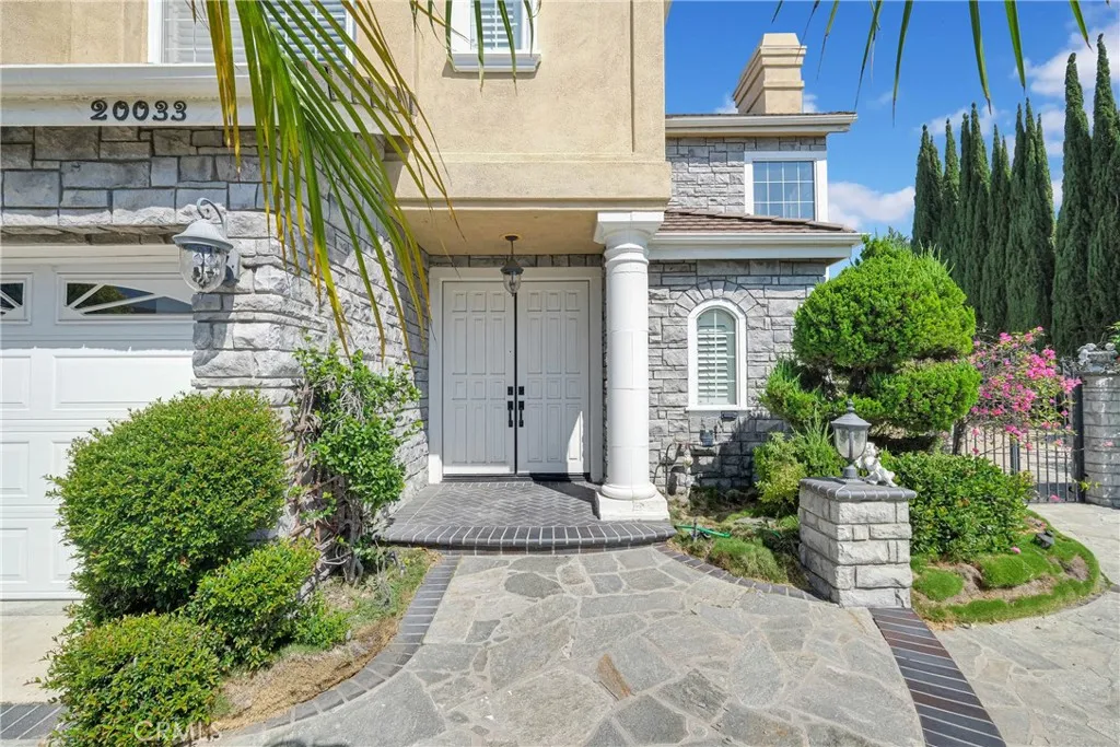 20033 E Skyline Dr, Walnut, California 91789 home-pic-2