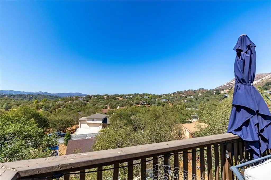 2347 Lakeview Drive, Lake Nacimiento, California 93426 home-pic-14