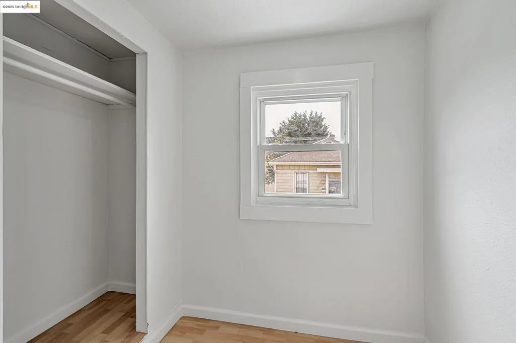 725 E 21st St, Oakland, California 94606 home-pic-37