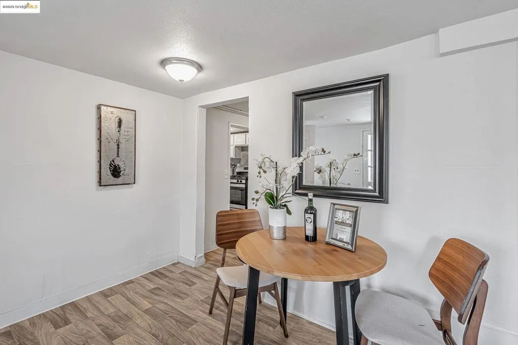 725 E 21st St, Oakland, California 94606 home-pic-23