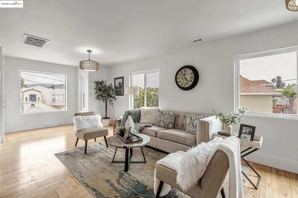 725 E 21st St, Oakland, California 94606 home-pic-10