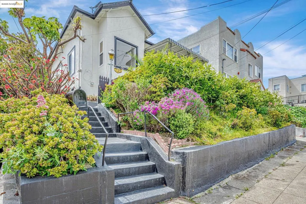 725 E 21st St, Oakland, California 94606 home-pic-3