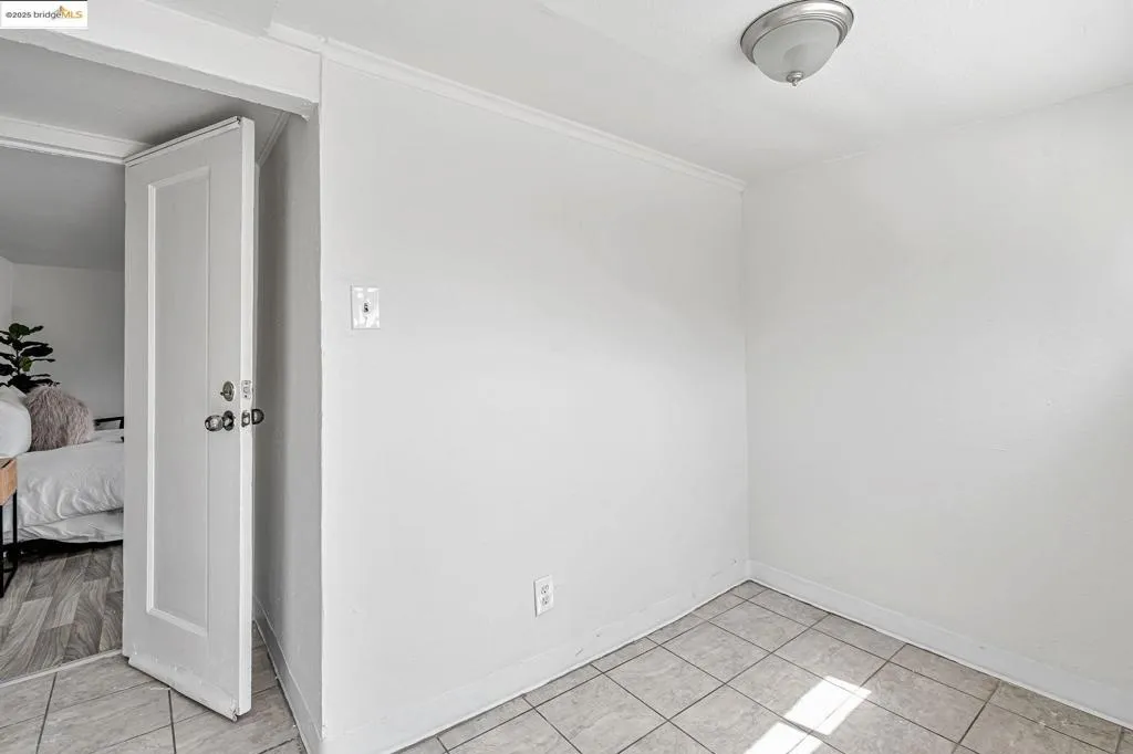 725 E 21st St, Oakland, California 94606 home-pic-43