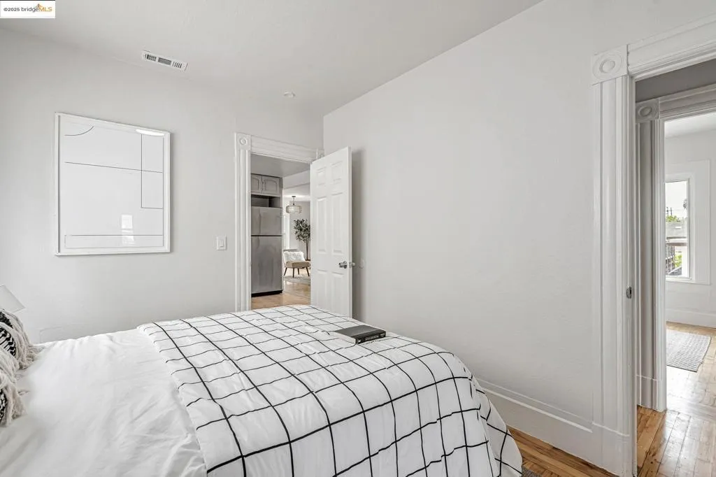 725 E 21st St, Oakland, California 94606 home-pic-28
