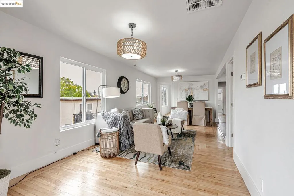 725 E 21st St, Oakland, California 94606 home-pic-8
