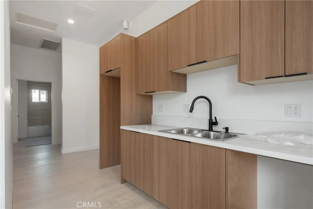 3929 3929 Brighton, Los Angeles, California 90062 home-pic-17