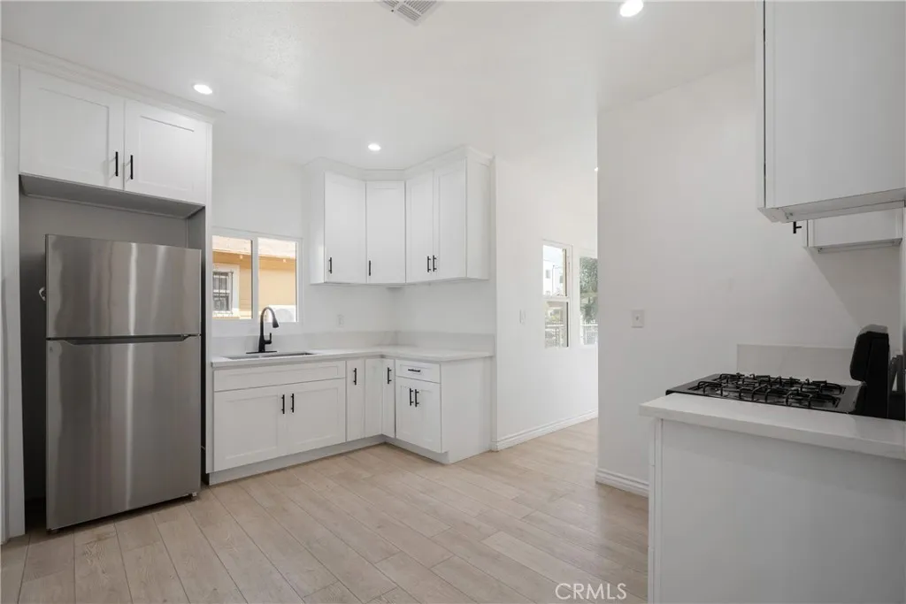 3929 3929 Brighton, Los Angeles, California 90062 home-pic-11