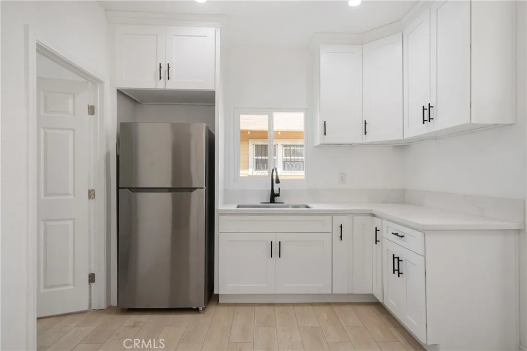 3929 3929 Brighton, Los Angeles, California 90062 home-pic-12