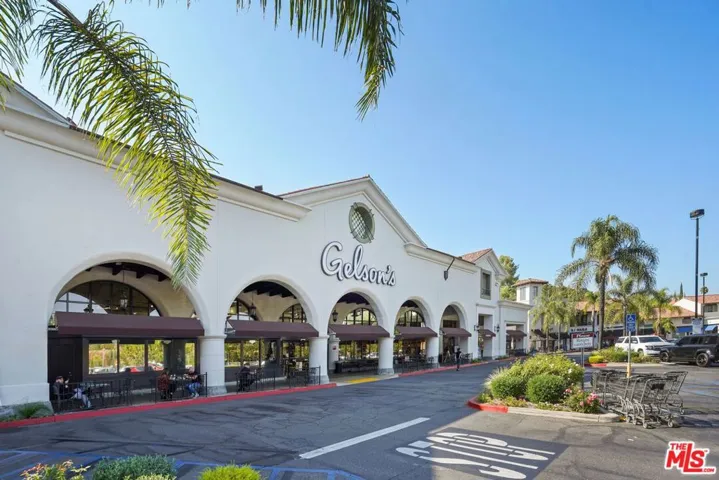 Huge Gourmet Gelson's Market F