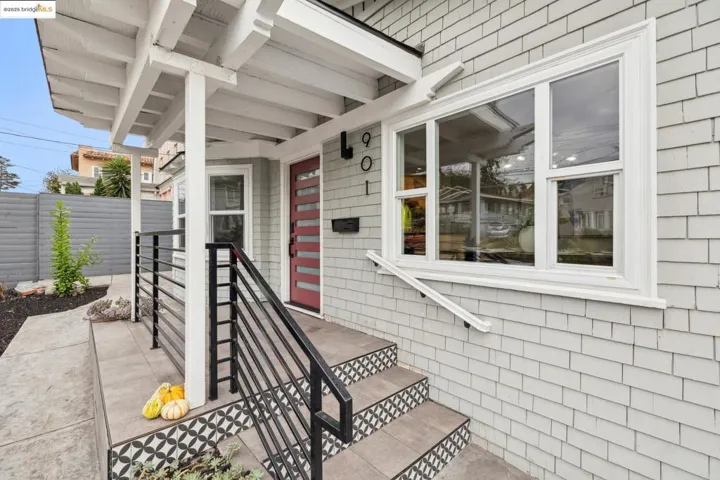 Entrance to property with a porch