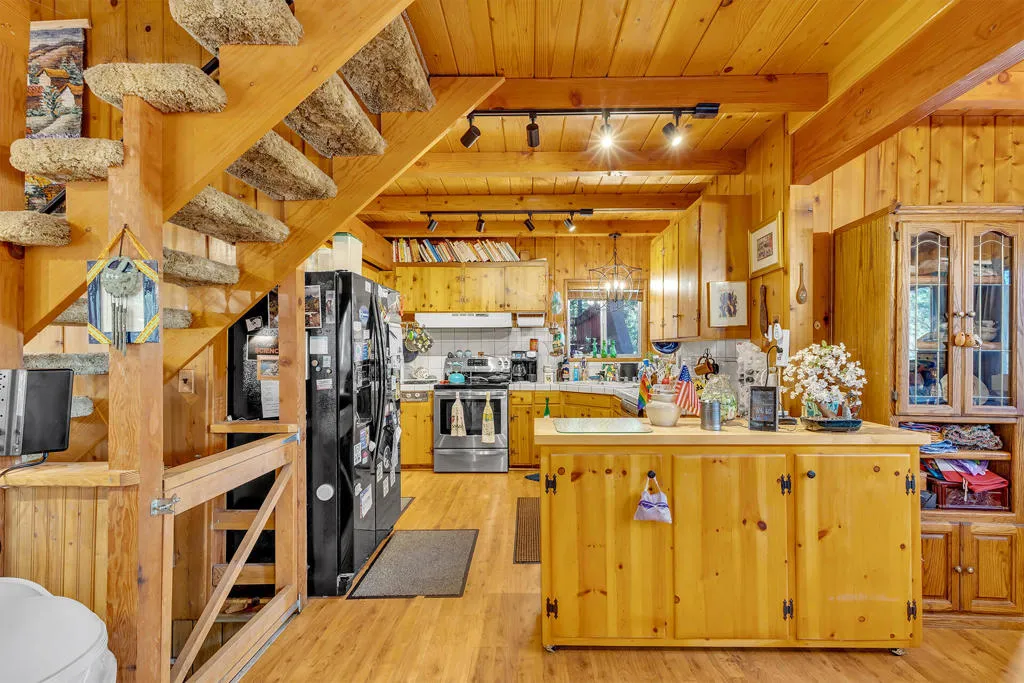 52680 Pine Ridge Road, Idyllwild, California 92549 home-pic-22