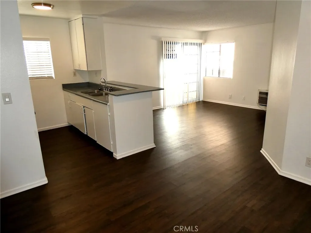542 N Normandie Avenue, Los Angeles, California 90004 home-pic-5