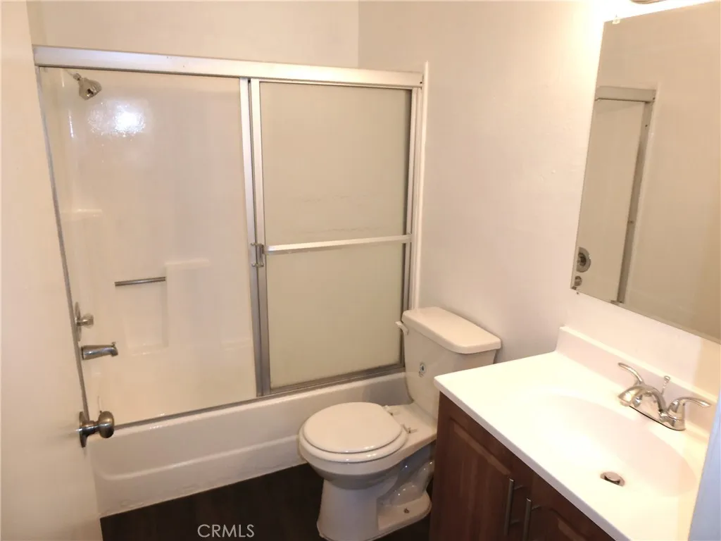 542 N Normandie Avenue, Los Angeles, California 90004 home-pic-6