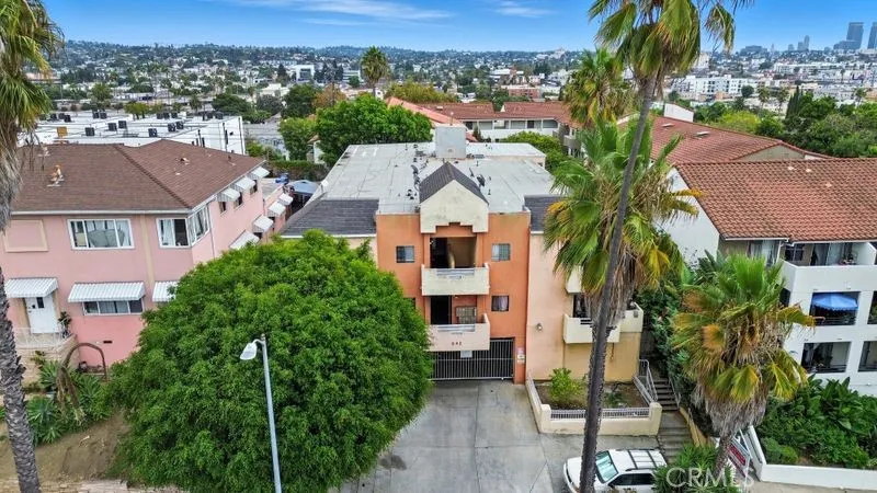 542 N Normandie Avenue, Los Angeles, California 90004 home-pic-2