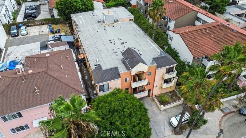 542 N Normandie Avenue, Los Angeles, California 90004 home-pic-1