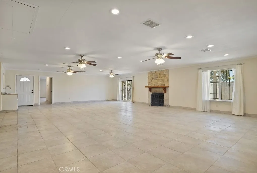 11020 Viento Place, Apple Valley, California 92308 home-pic-33