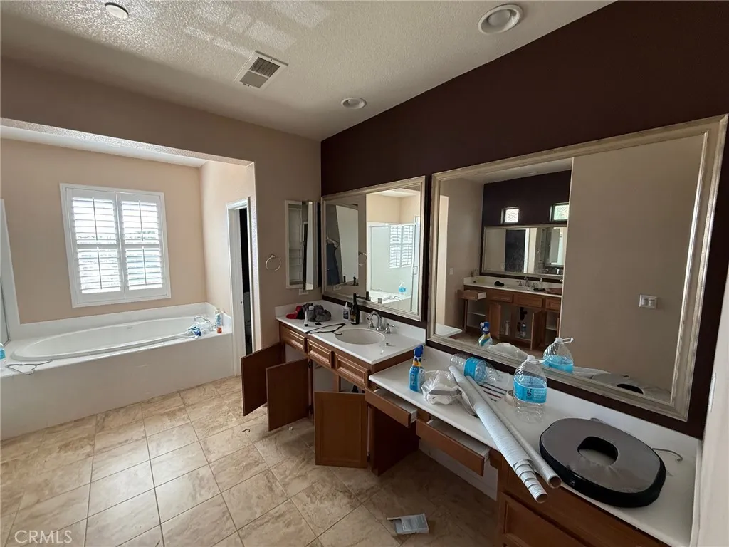 770 770 Sungold, Escondido, California 92027 home-pic-9