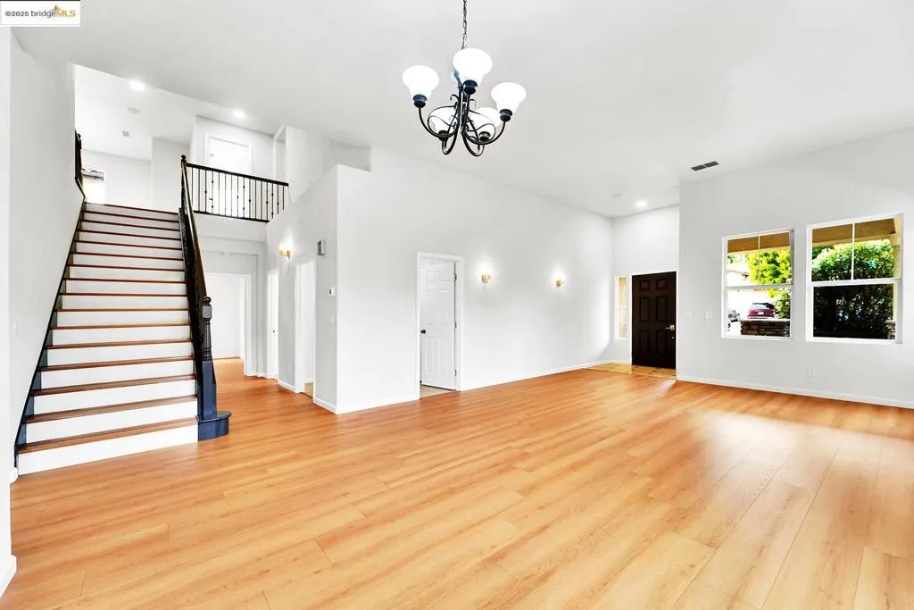 2401 Silveria Way, Antioch, California 94531 home-pic-12