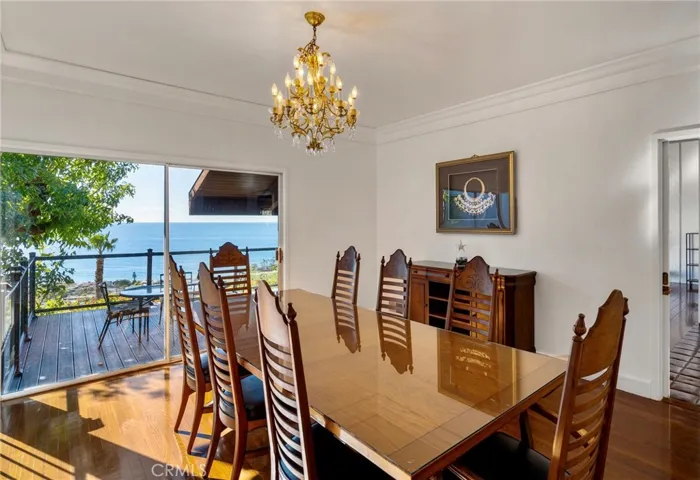 481 Dartmoor Street, Laguna Beach, California 92651