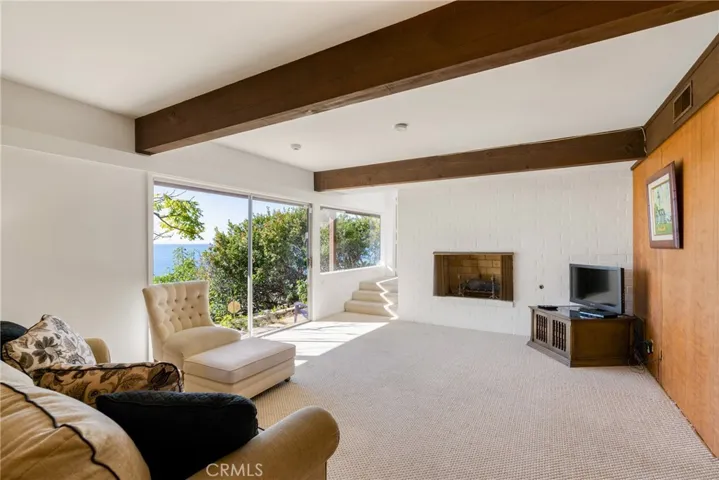 481 Dartmoor Street, Laguna Beach, California 92651