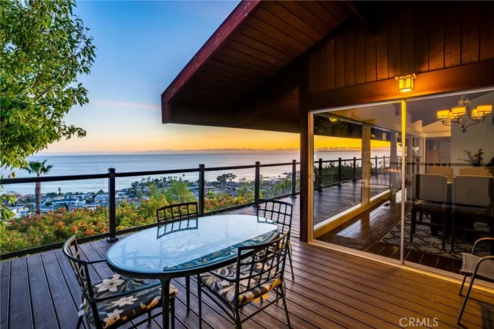 481 Dartmoor Street, Laguna Beach, California 92651