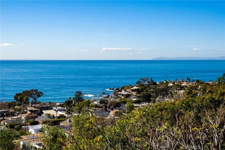 481 Dartmoor Street, Laguna Beach, California 92651