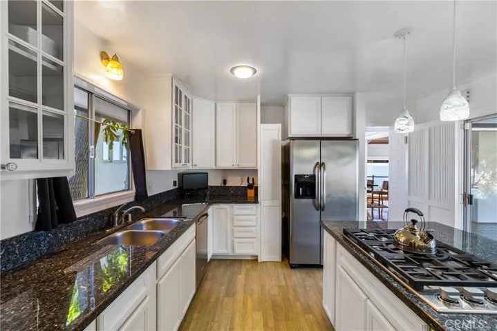 481 Dartmoor Street, Laguna Beach, California 92651