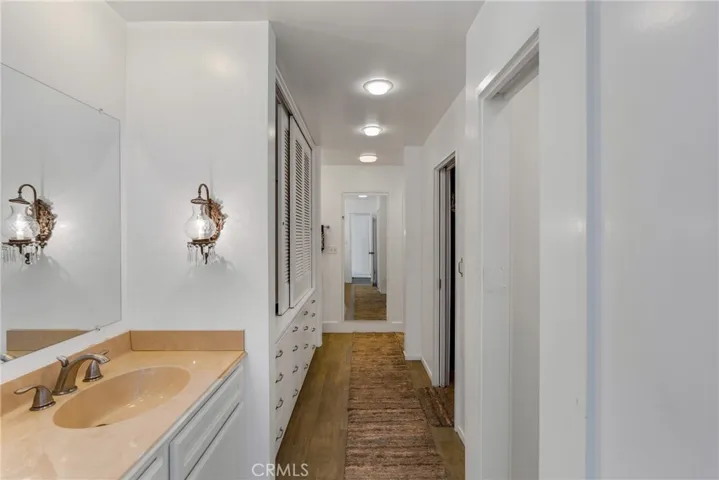 481 Dartmoor Street, Laguna Beach, California 92651